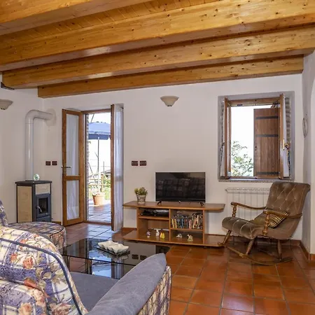 Holiday home Casale Relax E Tranquillita Gioiosa Marea